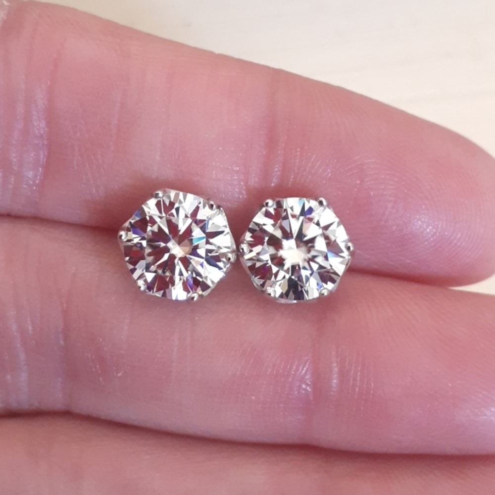 RESERVED-4 CARAT MOISSANITE STUDS - Picture 4 of 13